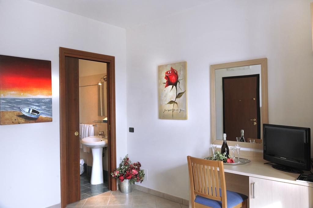 Hotel La Quercia Valmontone Extérieur photo